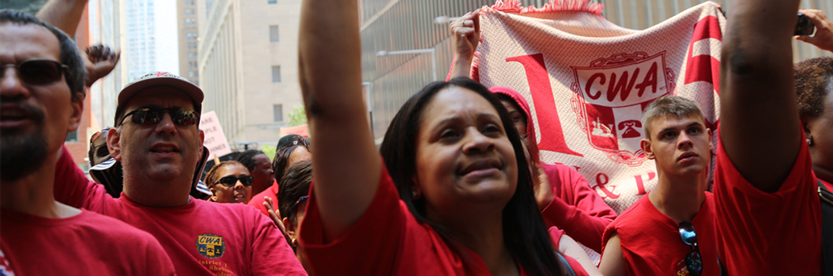 40,000 Verizon Workers Strike Against Corporate 'Race to the Bottom'