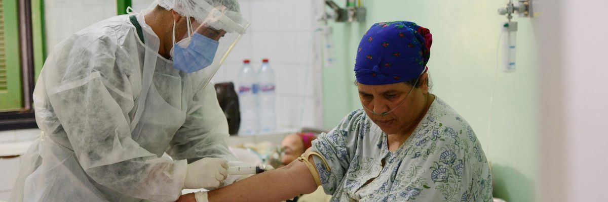 Covid patient receives treatment at a hospital