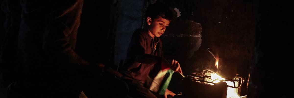 Daily life in Gaza, plunged into darkness by Israel