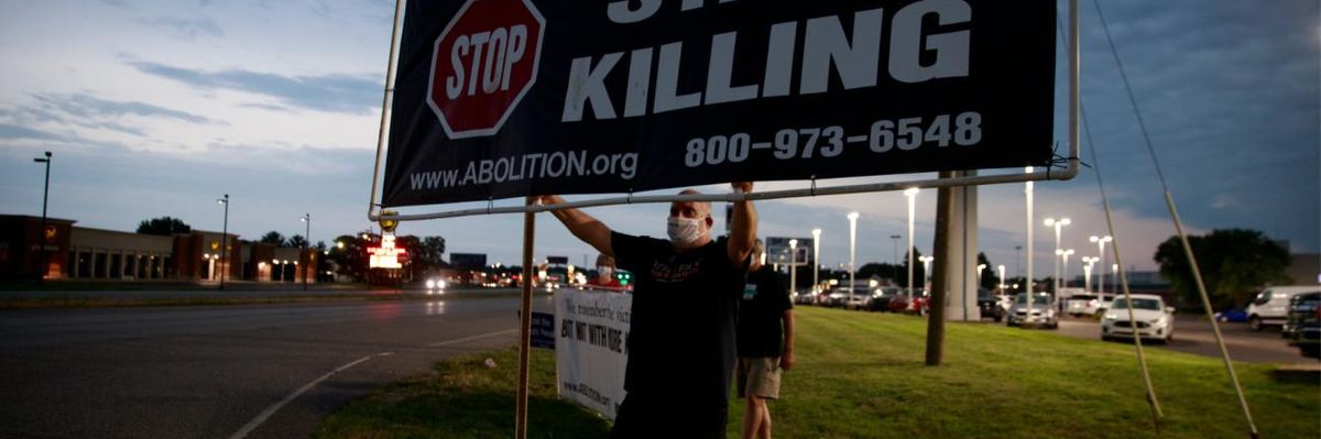 Death penalty opponents stage protest