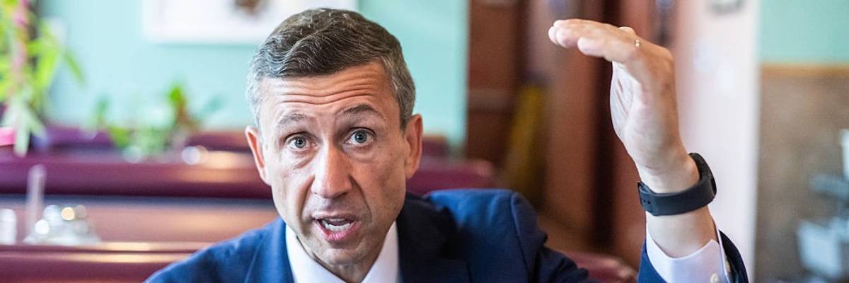 Democratic National Committee Chair Ken Martin Speaks With Angelenos In a Mexican Restaurant About Trump's Immigration Raids