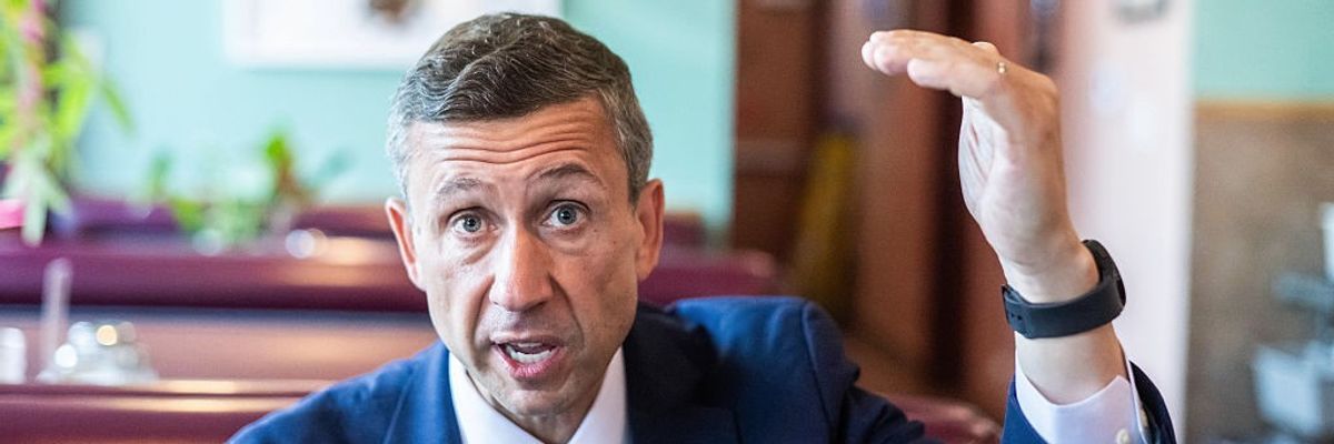 Democratic National Committee Chair Ken Martin Speaks With Angelenos In a Mexican Restaurant About Trump's Immigration Raids