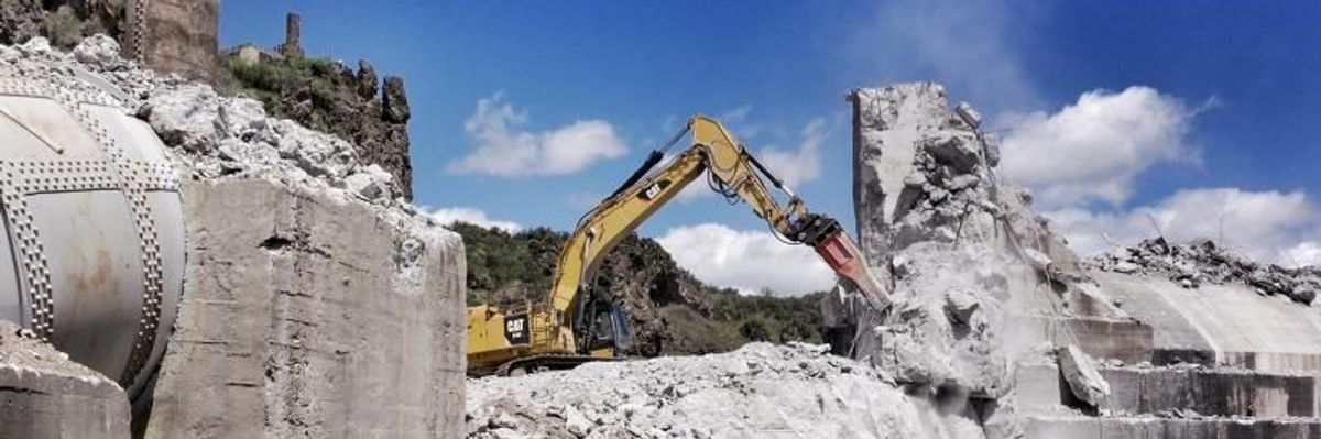 Demolition of Klamath River dam.