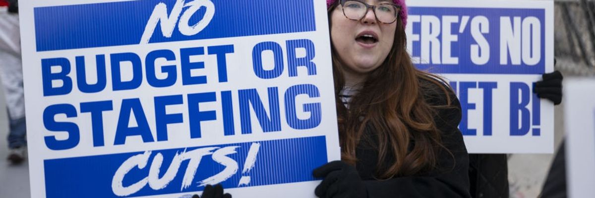 Demonstration held to defend federal workers in New York City