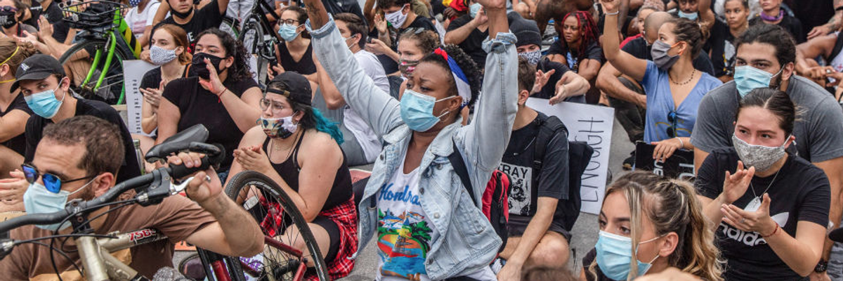 Florida Senate Advances 'Dangerous' Bill Critics Warn Criminalizes Peaceful Protest