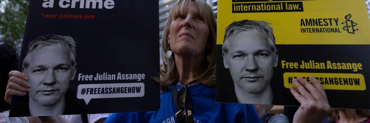 Demonstrators demand the release of Julian Assange