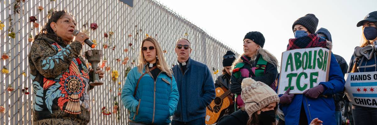 Immigration Agents Cause Chaos In Chicago Suburb as New Report Documents 'Pattern of Extreme Brutality'