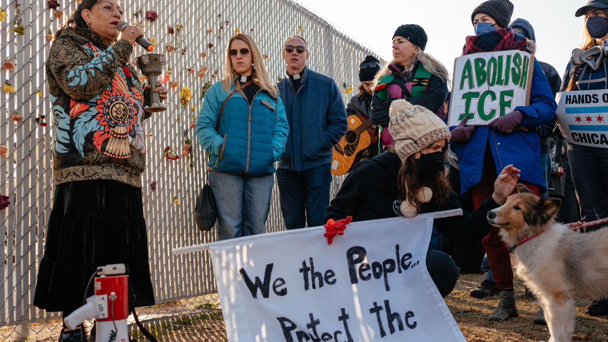 Immigration Agents Cause Chaos In Chicago Suburb as New Report Documents 'Pattern of Extreme Brutality'