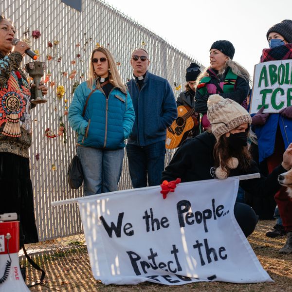 Immigration Agents Cause Chaos In Chicago Suburb as New Report Documents 'Pattern of Extreme Brutality'