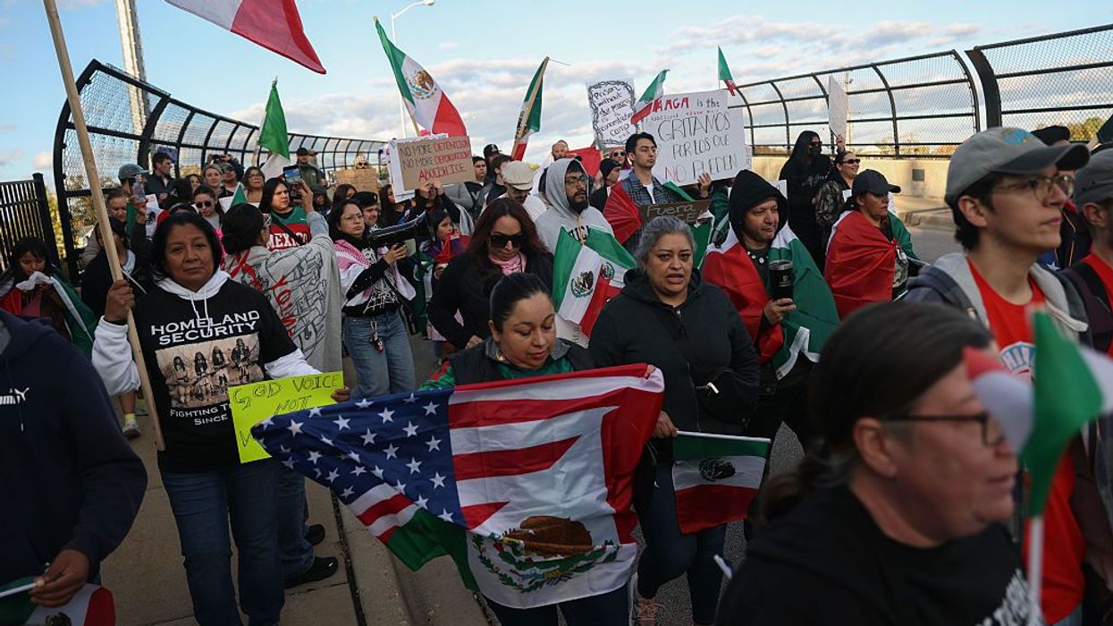 'It Pisses Me Off': Chicago Neighborhood Furious as Feds Lob Tear Gas, Detain US Citizens