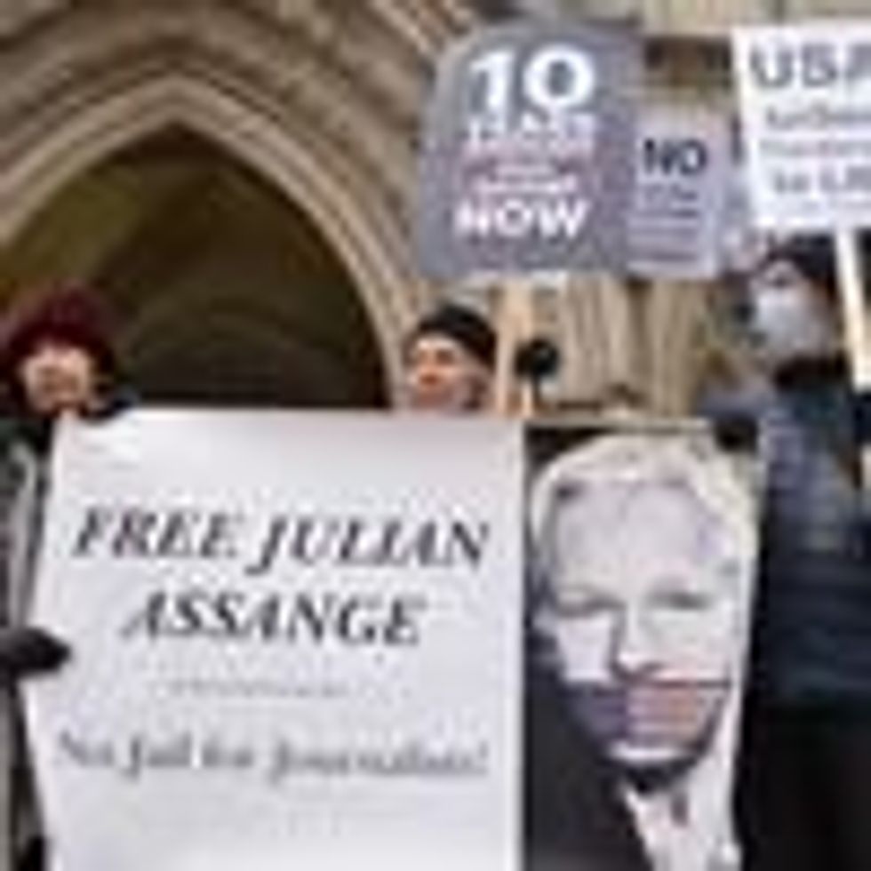 Demonstrators rally in support of WikiLeaks founder Julian Assange