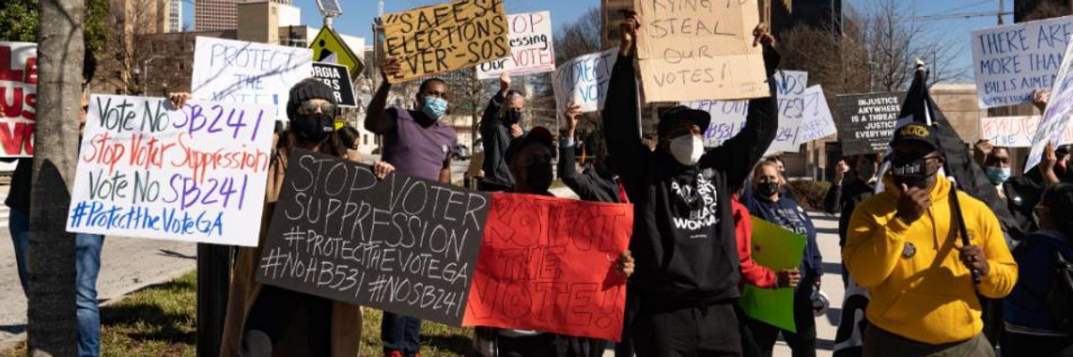 Analysis Details How Bill in Congress Could Stop GOP Voter Suppression Nationwide