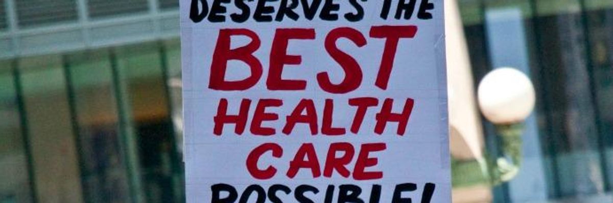 'Horrific Attack on Women's Health': Trump-Pence Regime Blasted for New Domestic Gag Rule