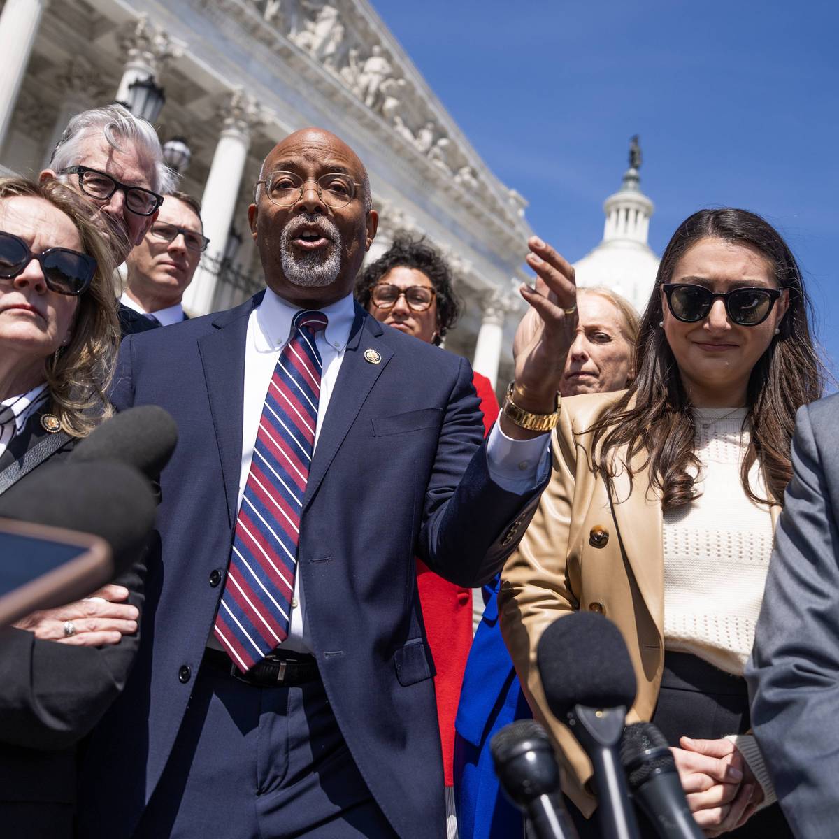 Dems Iran Presser