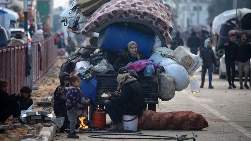 Displaced Palestinians in Gaza moving north.