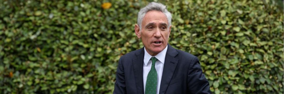 268,000 People Died and Scott Atlas Shrugged: Trump's "Most Dangerous" Covid Adviser Quits