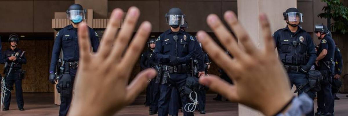 GOP Bill That 'Does Nothing But Criminalize Peaceful Protest' Advances in Florida Legislature