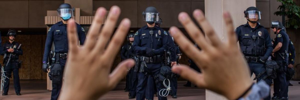 GOP Bill That 'Does Nothing But Criminalize Peaceful Protest' Advances in Florida Legislature