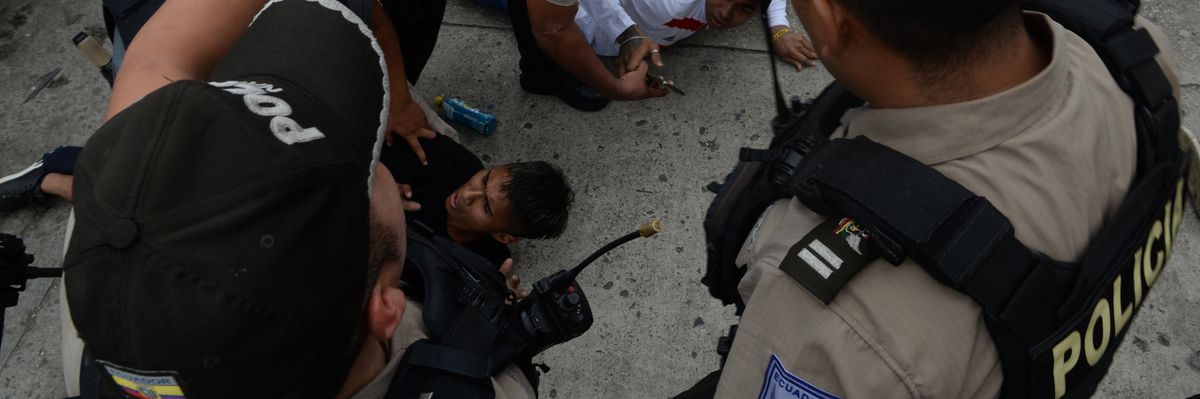 Ecuadorian police arrest several armed men