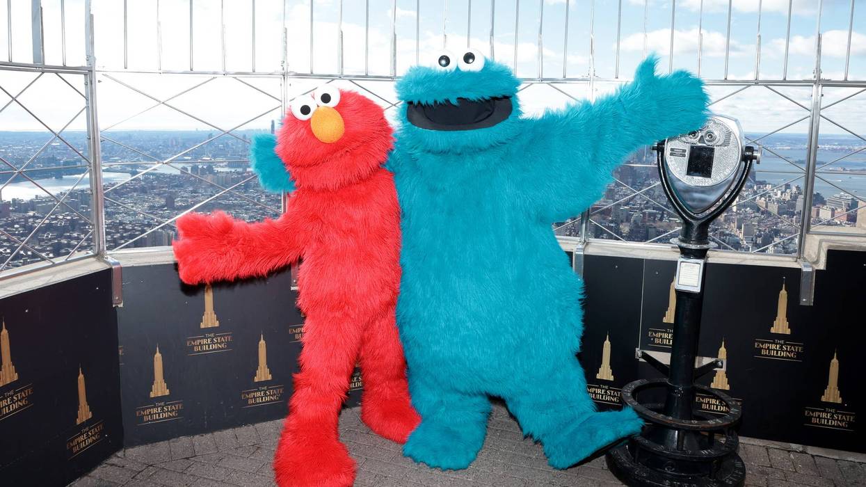 Elmo and Cookie Monster at the Empire State Building
