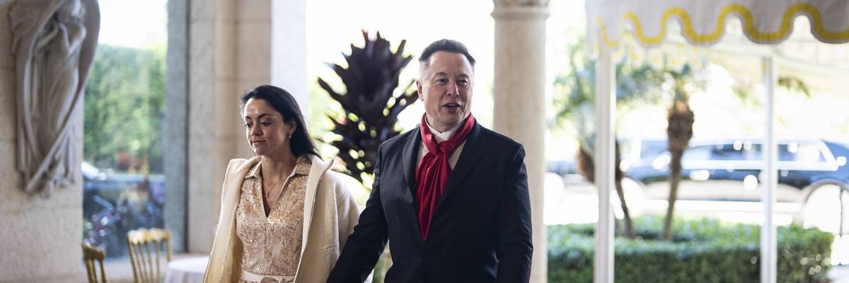 Elon Musk arrives at Mar-a-Lago