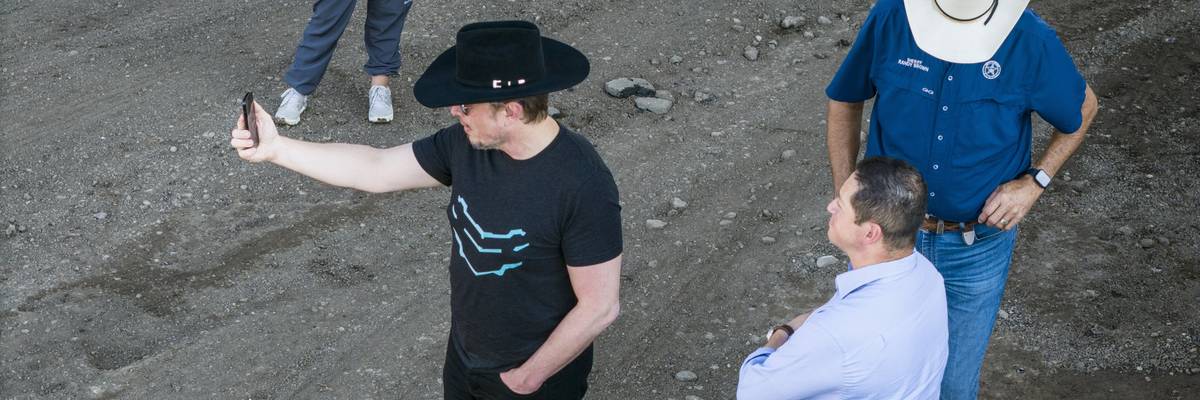 Elon Musk at U.S.-Mexican border.