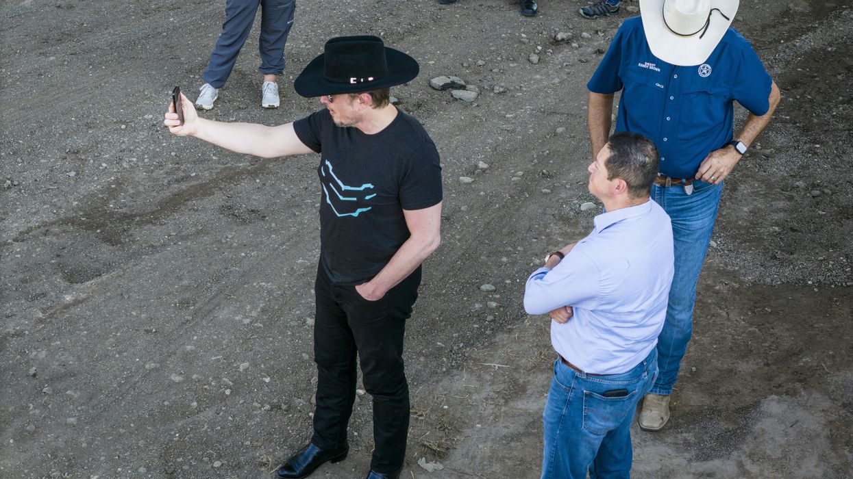 Elon Musk at U.S.-Mexican border.