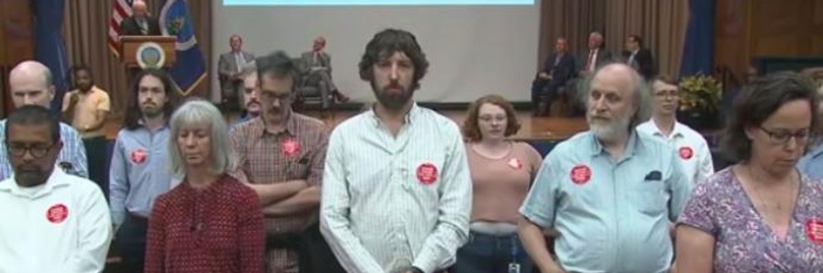 USDA Employees Turn Backs on Sonny Perdue as USDA Head Announces Moving of Research Agencies