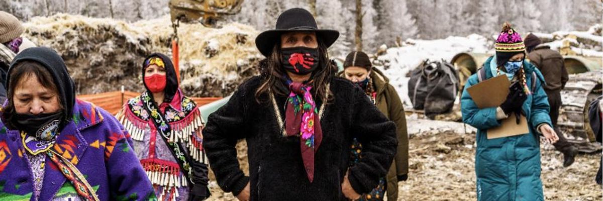 Arrests in Minnesota After Water Protectors Chain Themselves Inside Pipe Section to Halt Line 3 Construction