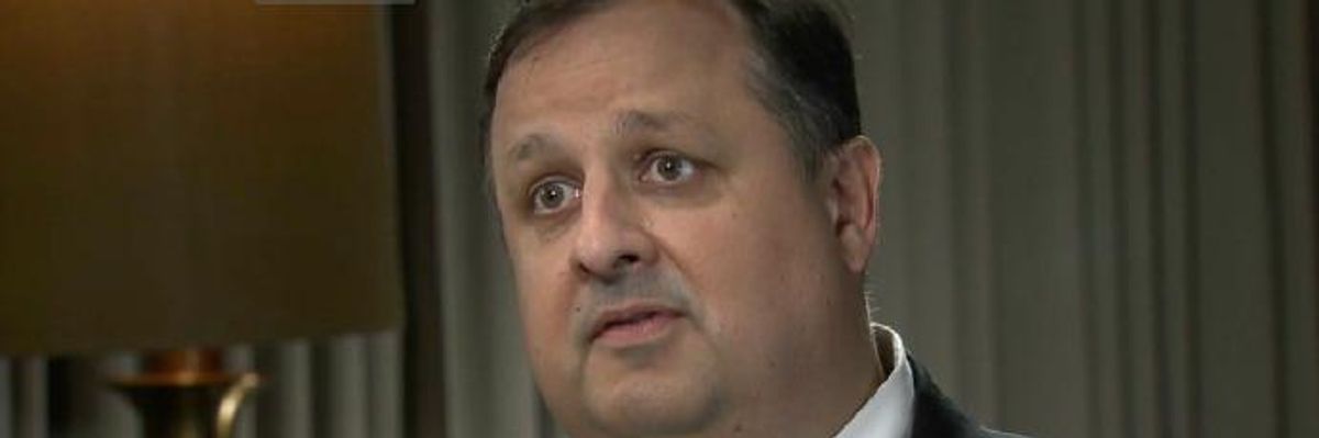 Former Ethics Chief Calls Trump White House a Kleptocratic 'Embarrassment'