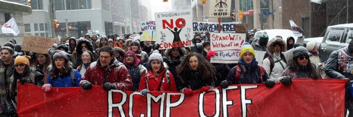 At the Unist'ot'en Outpost, a Tightknit Group Readies for Police