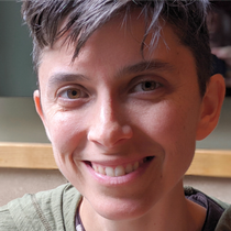 Julie Hollar