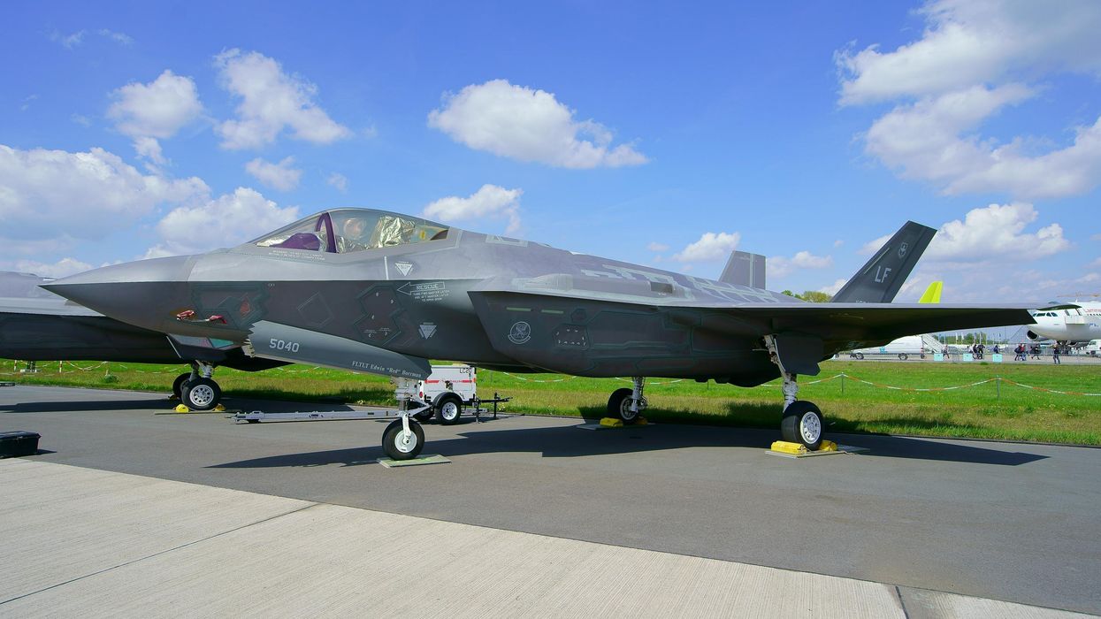 F35