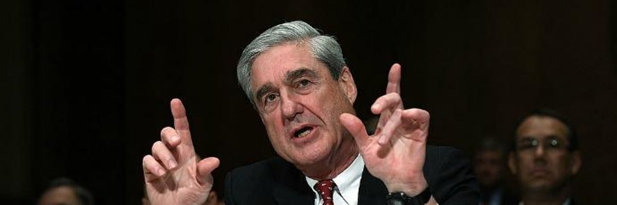 Trump-Russia Probe Becoming 'Very Serious' as Mueller Assembles Grand Jury