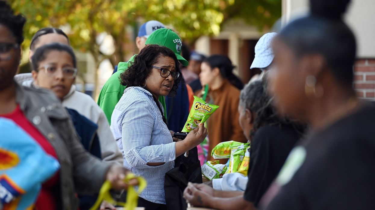 Federal employees and contractors receive food items