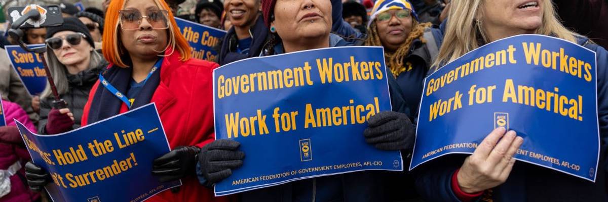 Federal workers Rally in Washington against firings amid union protest