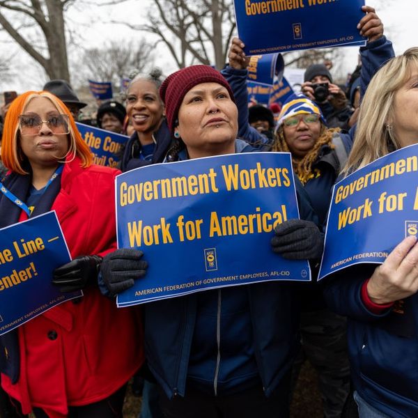 Federal workers Rally in Washington against firings amid union protest