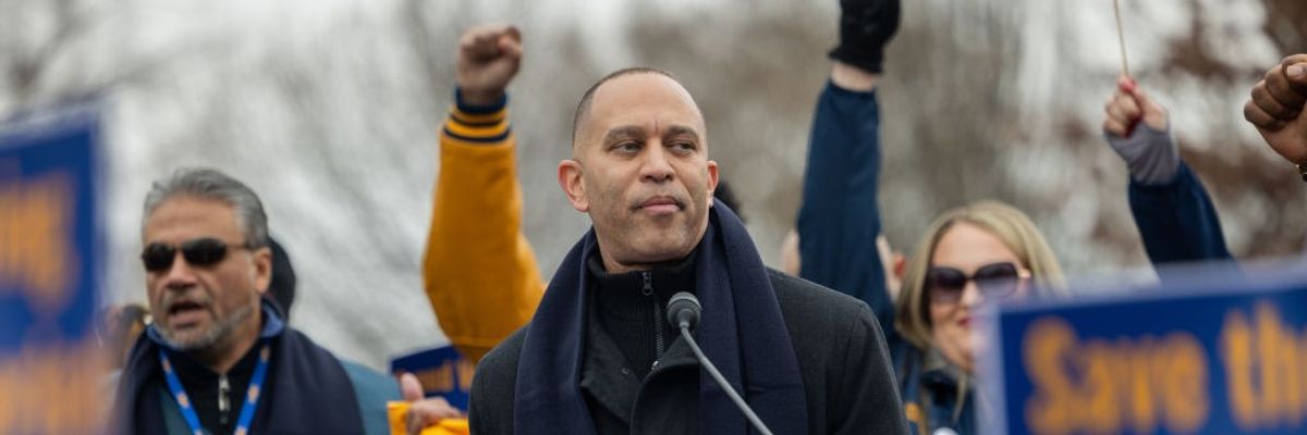 Federal workers Rally in Washington against firings amid union protest