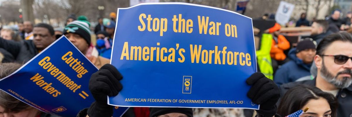 Federal workers Rally in Washington against firings amid union protest