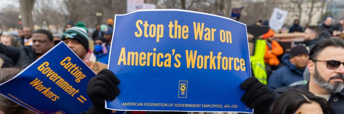 Federal workers Rally in Washington against firings amid union protest