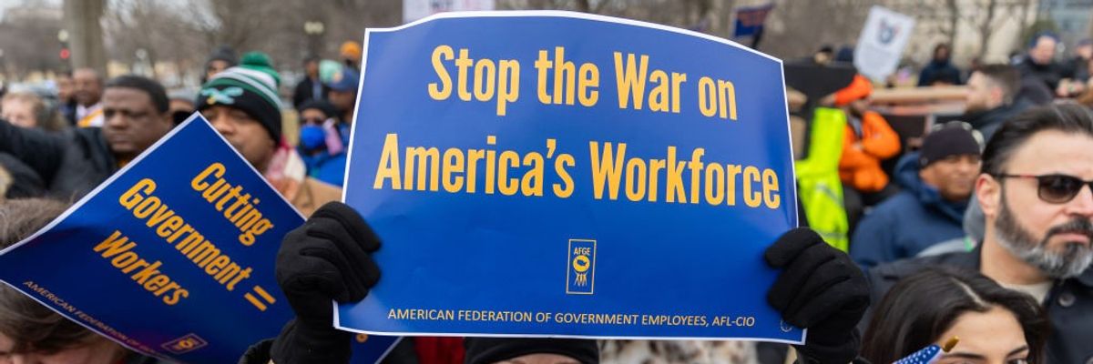 Federal workers Rally in Washington against firings amid union protest