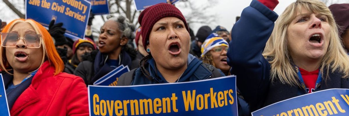 Federal workers Rally in Washington against firings amid union protest