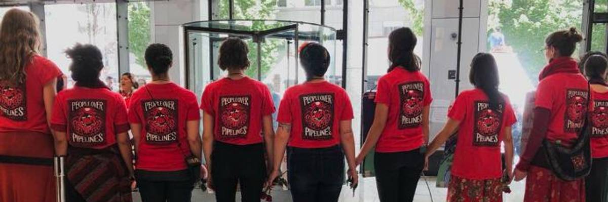 #ShutDownChase: Environmentalists Occupy Bank's Seattle Office to Denounce Its Funding of Climate Disaster