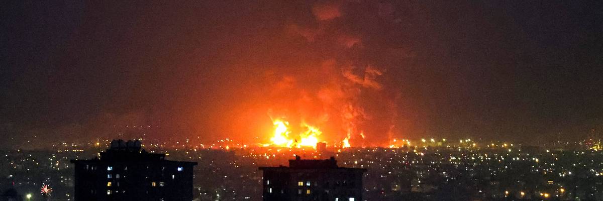 Fire at Tehran oil refinery.