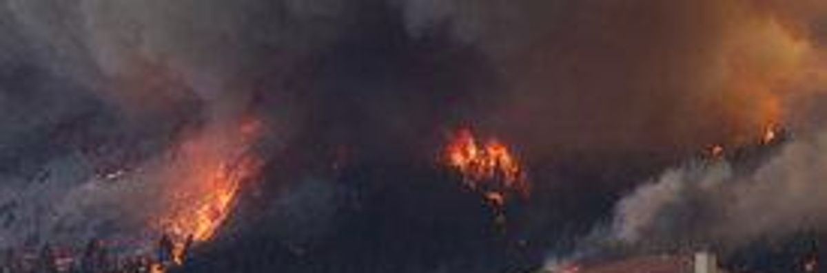 'Epic' Fire Forces Tens of Thousands to Flee in Colorado