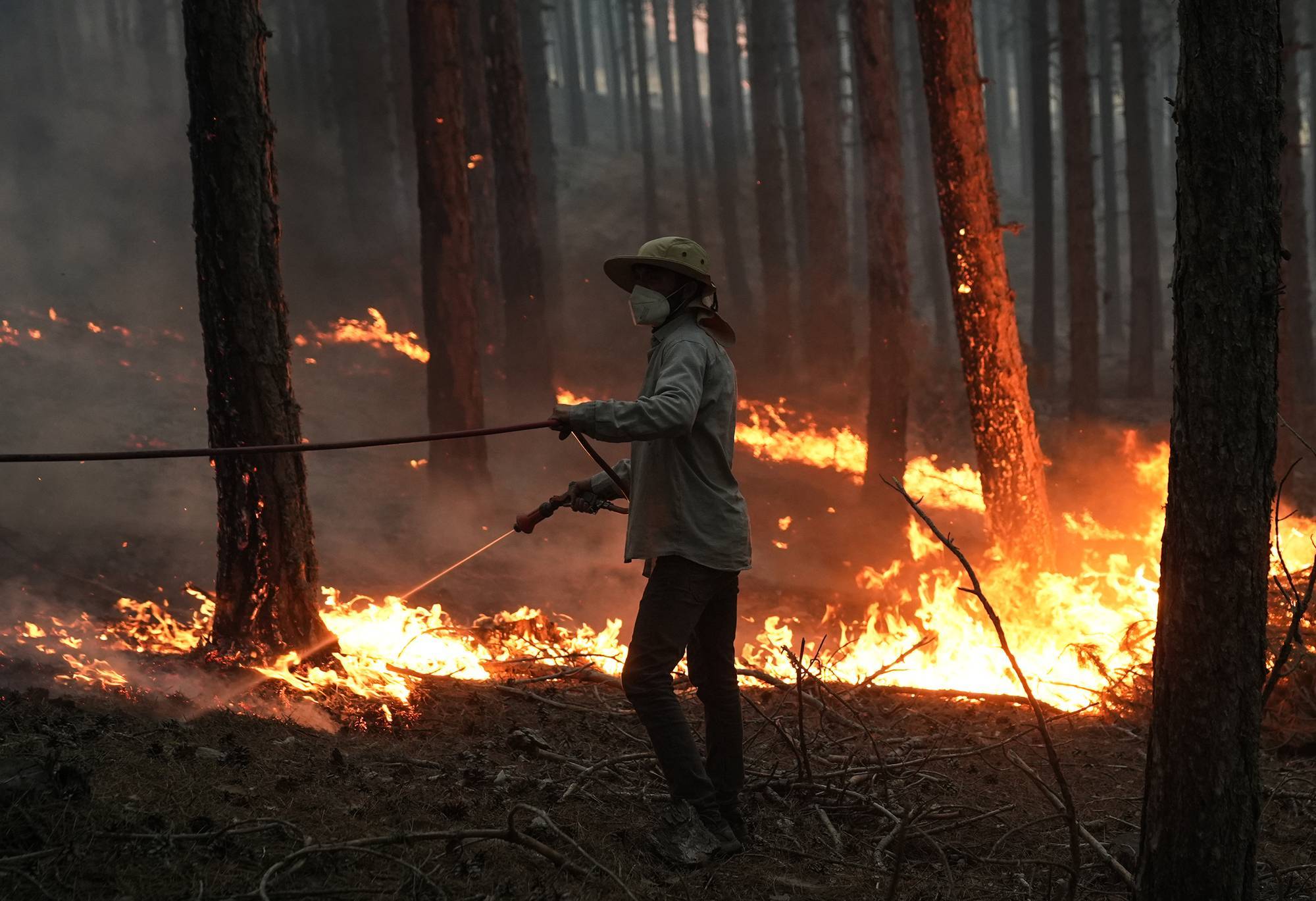 Firefighting efforts continue in Aydin's Cine