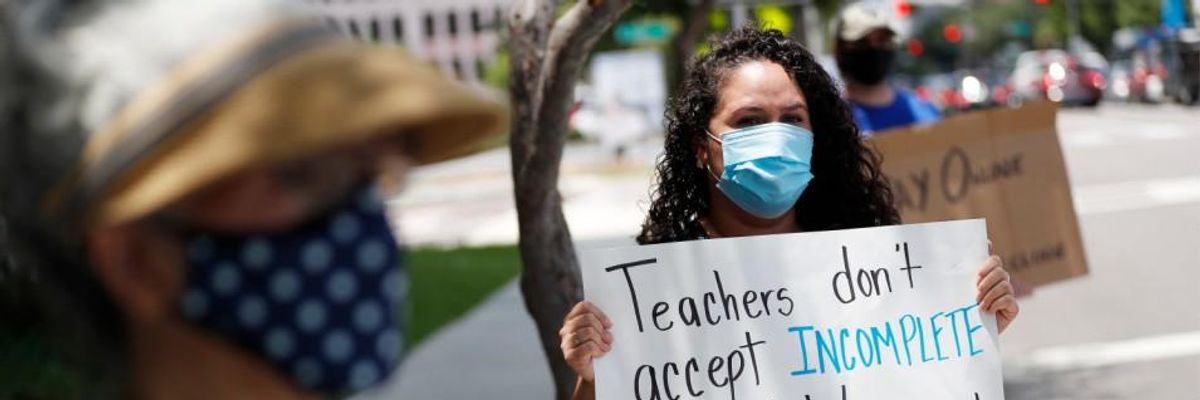 After Organizing Mass 'Sick-Out,' Arizona Teachers and School Staff Applauded for 'Bold' Collective Action to Stop Unsafe Reopening