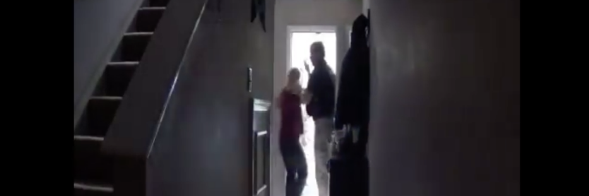 'They Pointed Guns at My Kids': Outrage After Florida Cops Raid Home of Scientist Who Refused to Censor Covid-19 Data