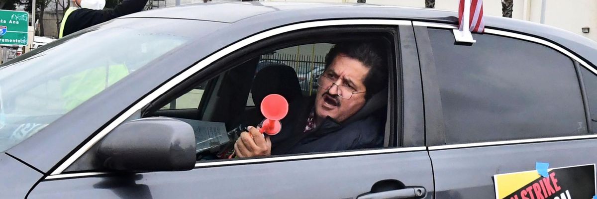 Pay a Living Wage or 'Flip Your Own Damn Burgers': Progressives Blast Right-Wing Narrative on Jobs