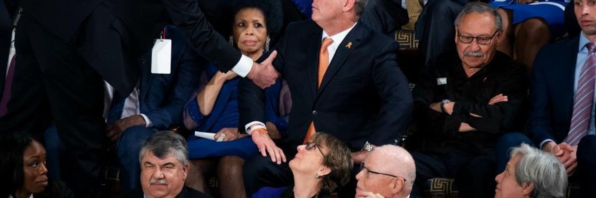 #ImWithFred Trends After Father of Parkland Victim Kicked Out of SOTU for Protesting Trump's Gun Control Lies